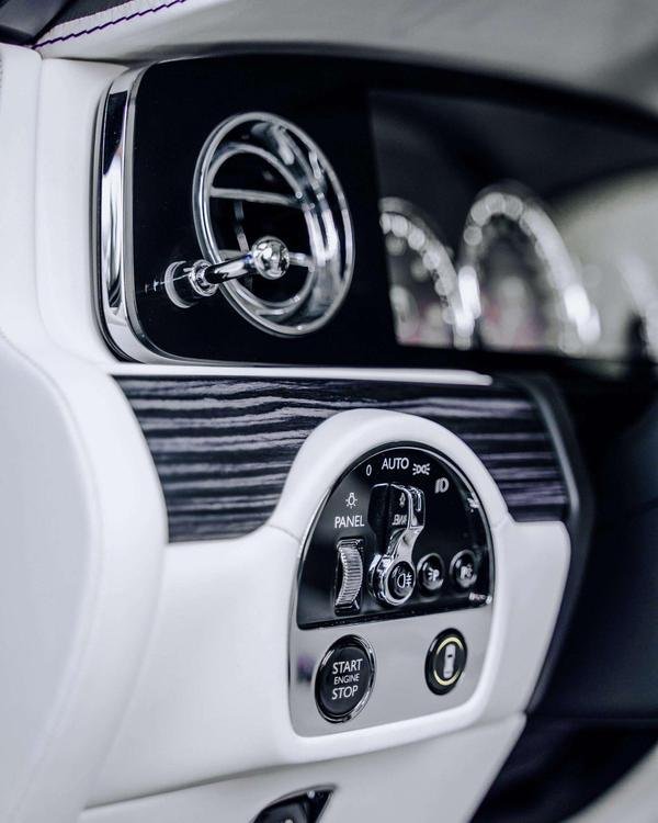 Rolls-Royce clock