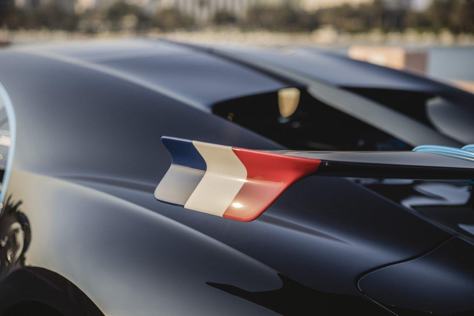 Bugatti Pur Sport — Tricolore