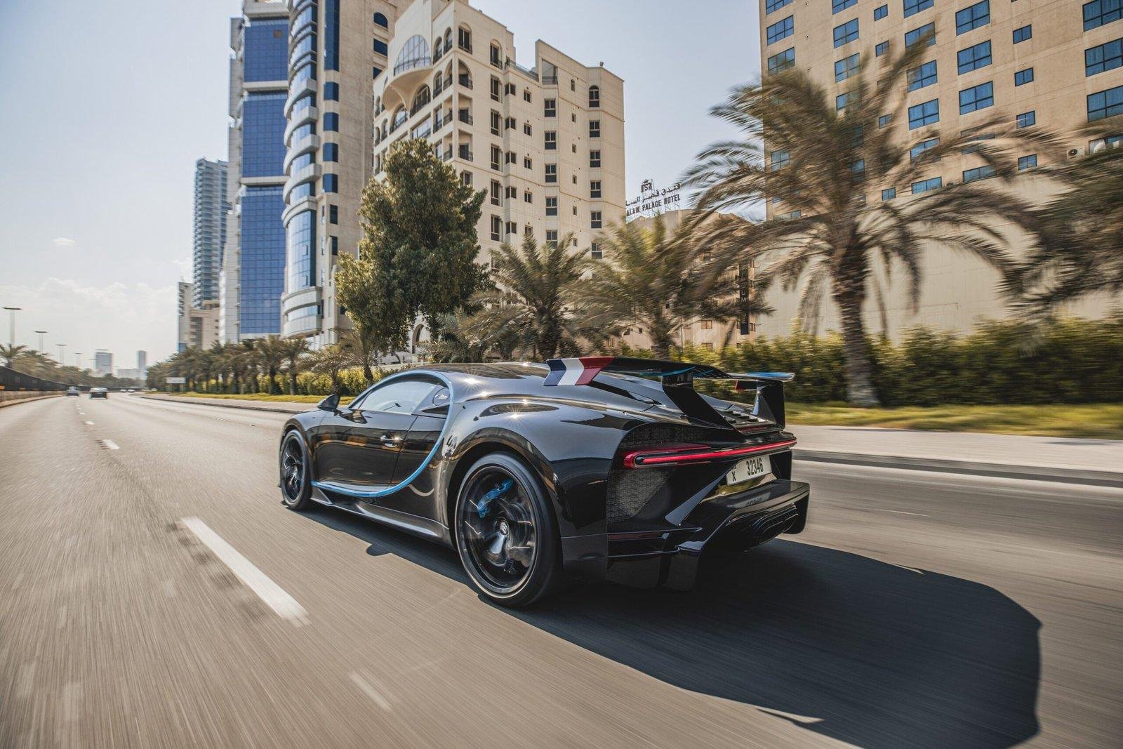 Bugatti Pur Sport — On the move