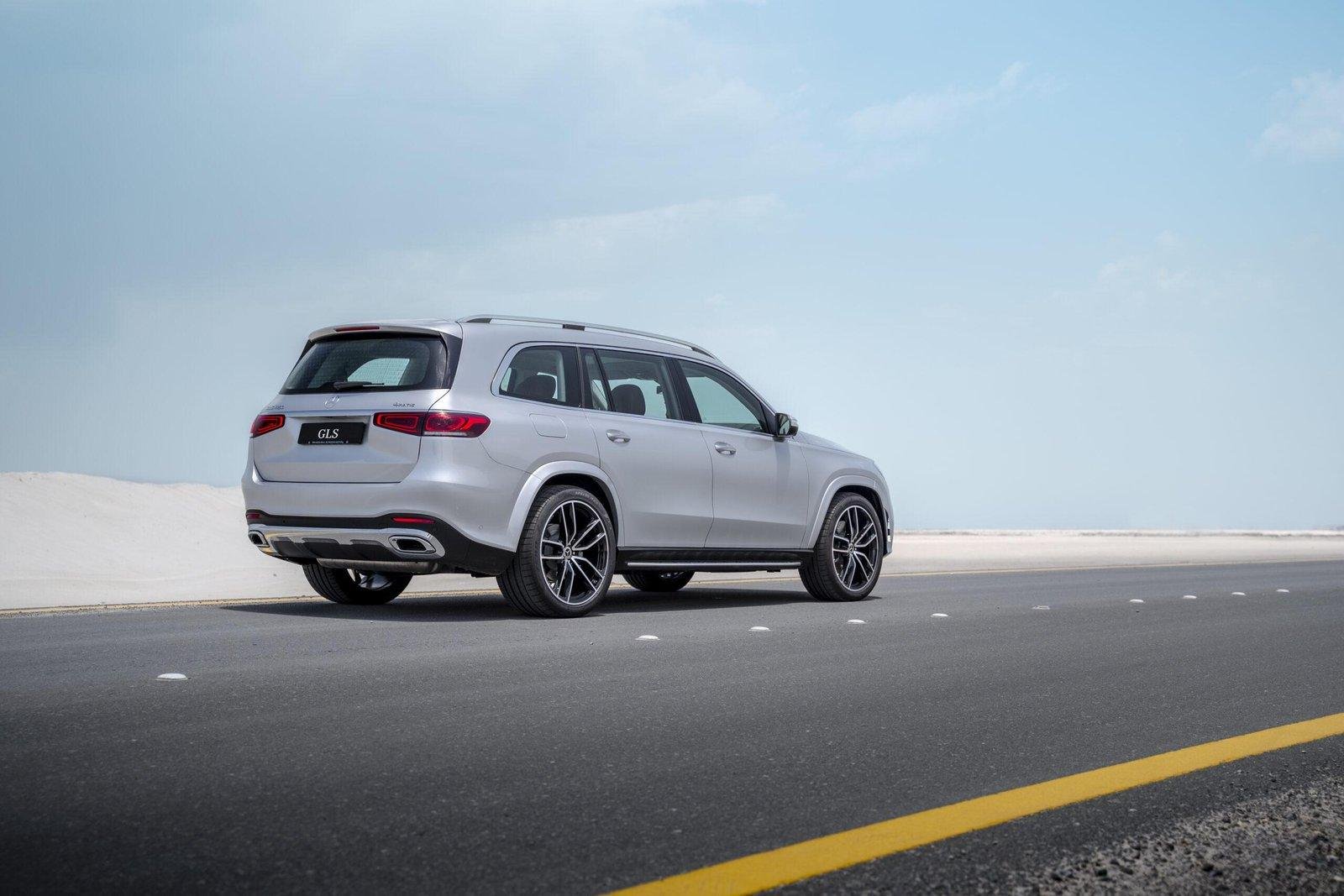 Mercedes GLS — Open road