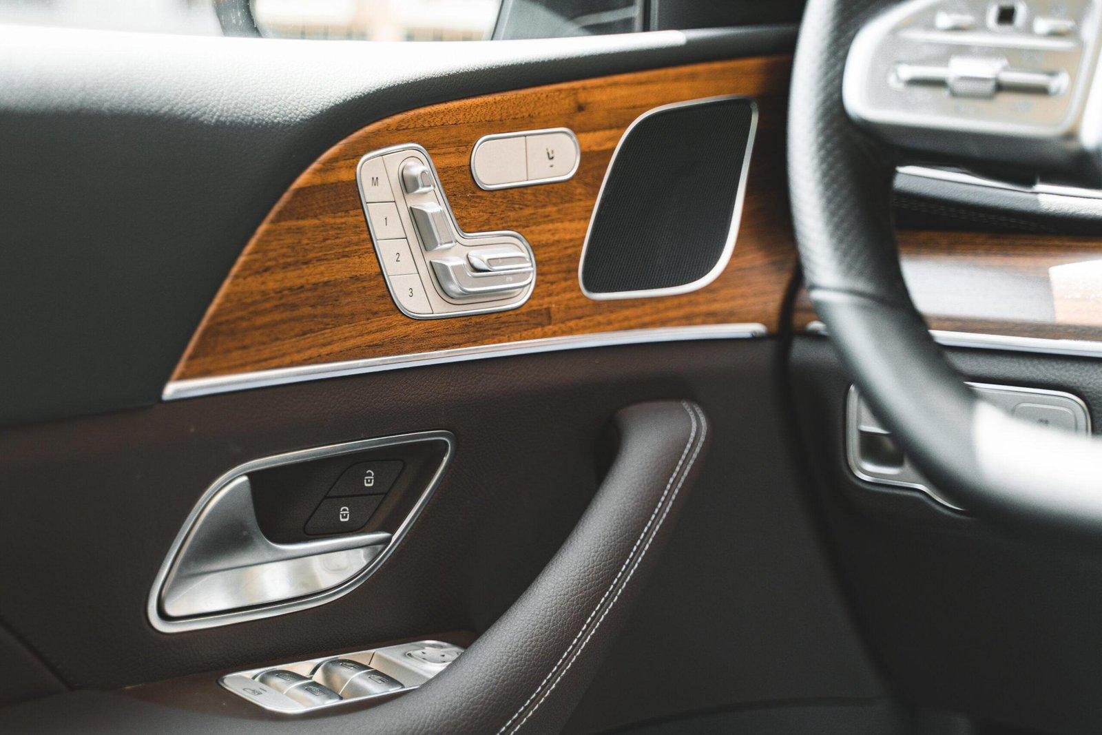 Mercedes GLS — Wood & leather