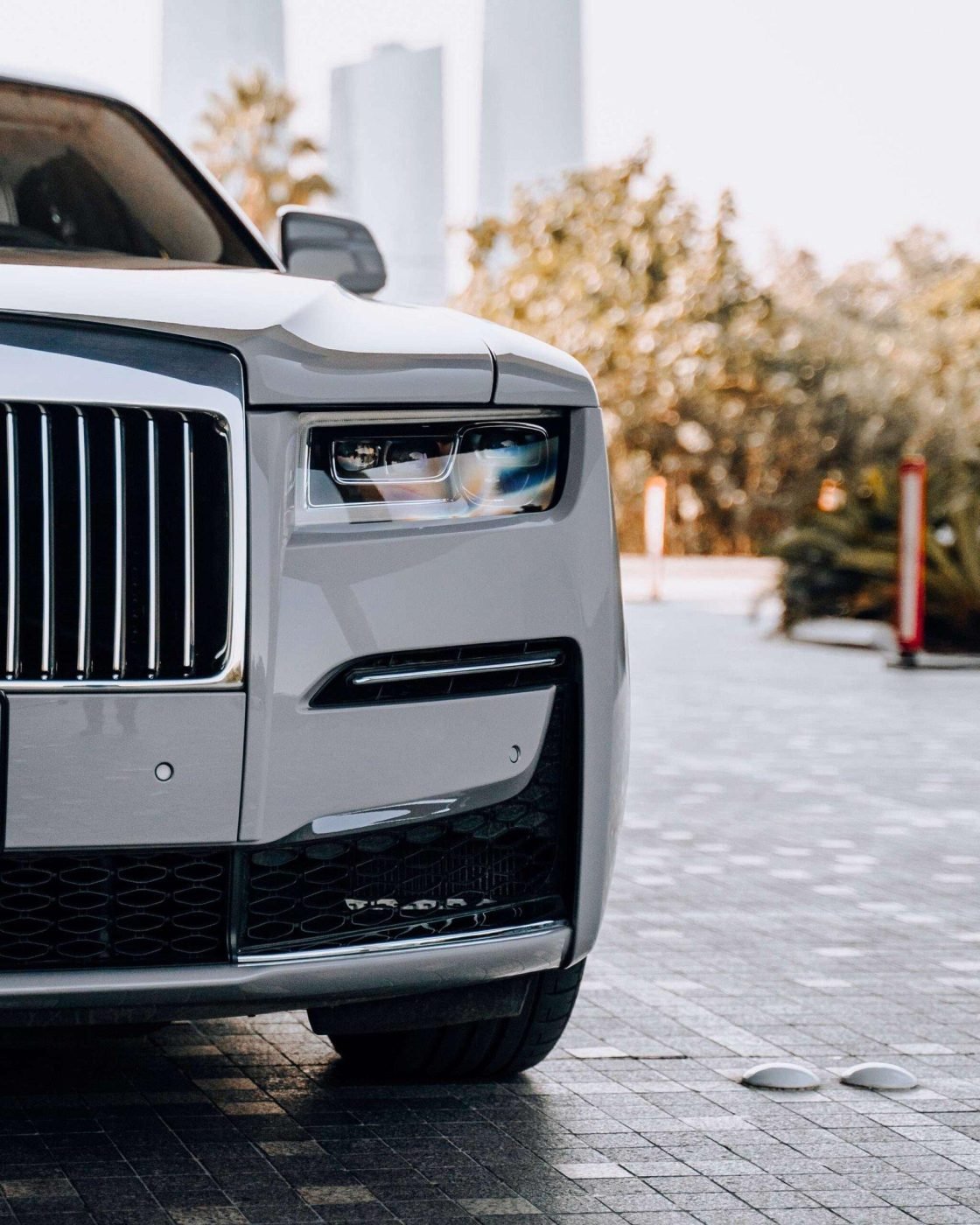 Rolls-Royce Ghost — Pantheon grille